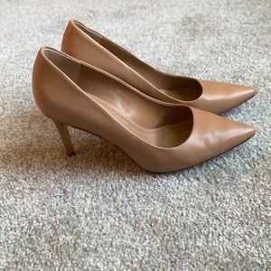 TORY BURCH ELANA BROWN LEATHER PUMP
